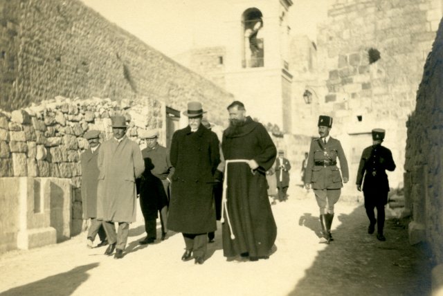 Záběry z cesty TGM doFrancie, Egypta, Izraele, Recka a Palestiny; MÚA, AÚTGM, fond T. G.Masaryk, sign. 27M-110-116 