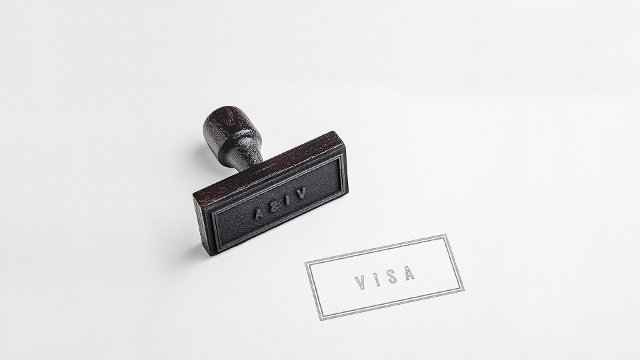 Dočasné uzavření oddělení víz a konzulátů