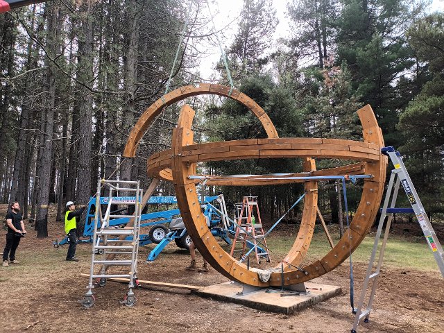 Installation of Václav Fiala’s sculpture  Universum. 