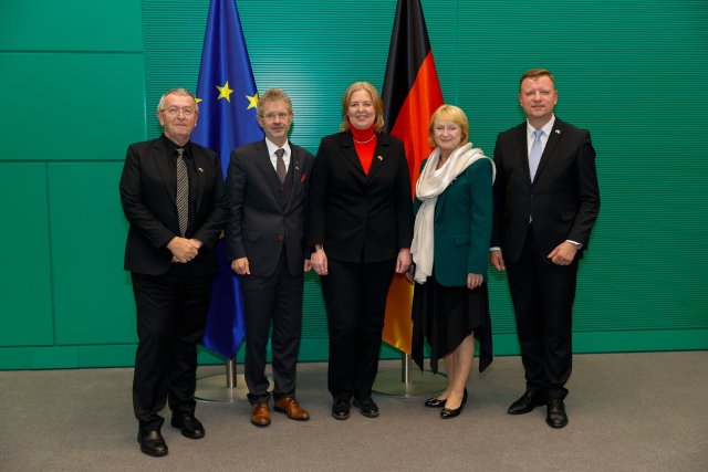Senatspräsident Miloš Vystrčil mit Delegation zu Besuch in Berlin