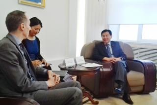 Ambassador Jiri Brodsky with Minister of Energy