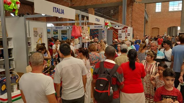 Visitantes del bazar