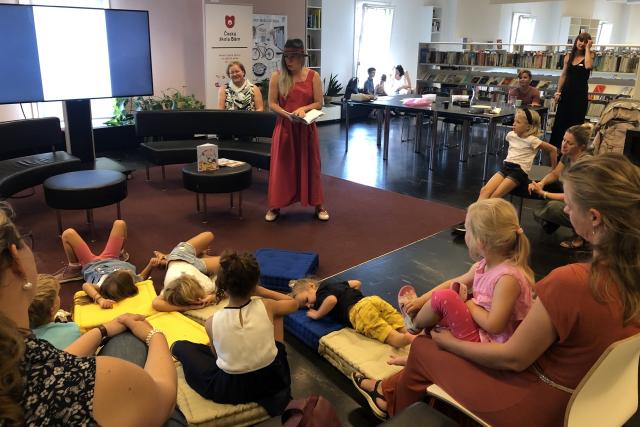 Eröffnung der tschechischen Kinderbuchecke in der Kornhausbibliothek in Bern