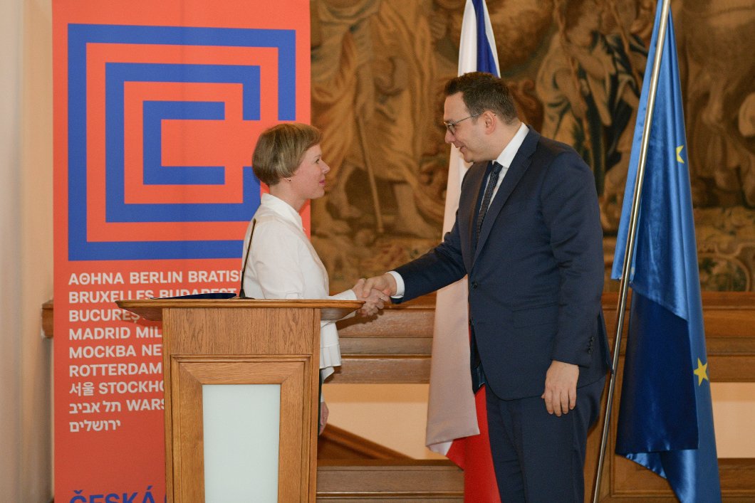 Ministr Lipavský uvedl do funkce novou generální ředitelku Českých center