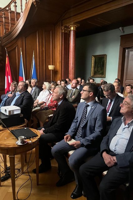 Dokument Válečný zpravodaj – War Coresspondent na ZÚ Bern