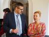 Der stellvertrende Obmann des Schulvereins Komenský im Gespräch mit Botschafterin Ivana Červenková. tag Foto markie