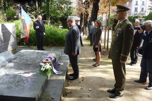 Pere Lachaise, u pomníku čs.legionářů