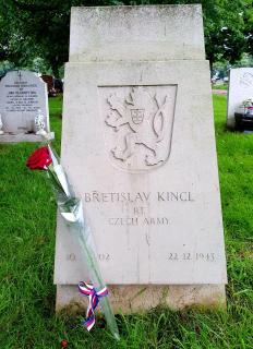 Hrob Břetislava Kincla na hřbitově Worksop Cemetery