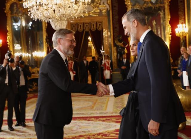 El primer ministro checo Petr Fiala y el rey Felipe VI (cumbre de la OTAN en Madrid) 