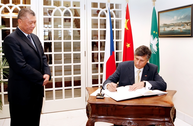 PM Jan Fischer Macao PM Jan Fischer Macao