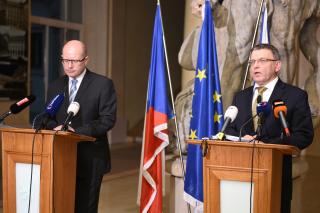 Premiér ČR Bohuslav Sobotka a ministr zahraničí Lubomír Zaorálek k migraci