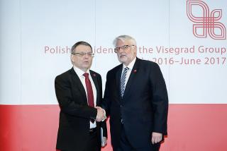 Ministr Lubomír Zaorálek na schůzce ministrů zahraničí V4 a Východního partnerství ve Varšavě