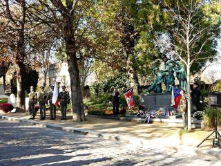 La cérémonie d’hommage aux soldats tchécoslovaques au cimetière du Père Lachaise à Paris.