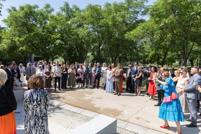 Slavnostní inaugurace monumentu v parku Madrid Río poblíž Pražského mostu