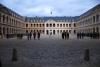 Cérémonie à l’Hôtel national des Invalides / Ceremonie na čestném nádvoří pařížské Invalidovny.