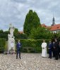 Připomínka významu českých krajanů ve světě u sochy Panny Marie z exilu