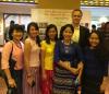 Hotel Sule Shangri-La - výstava forografií V. Havla - Daw Mon Mon Myat