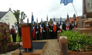 Ceremonie v Belloy-en-Santerre.