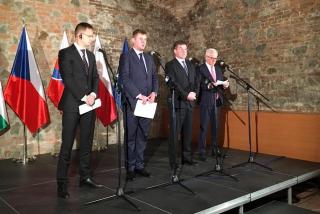 Ministr Petříček na jednání šéfů diplomacií V4