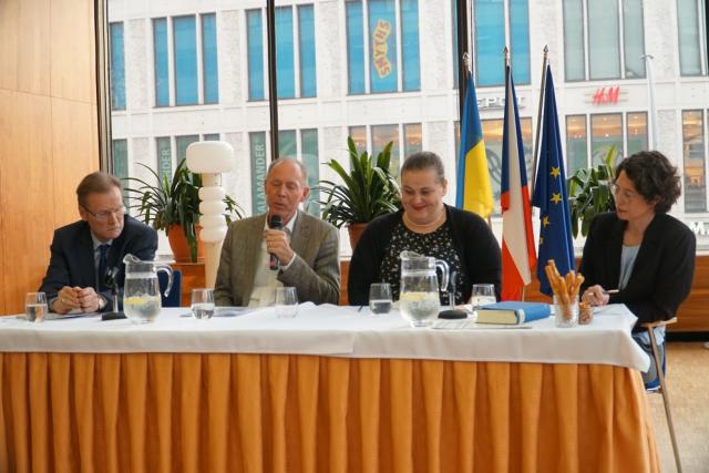 Pódiová diskuze "Byl Kafka sudetský Němec?"