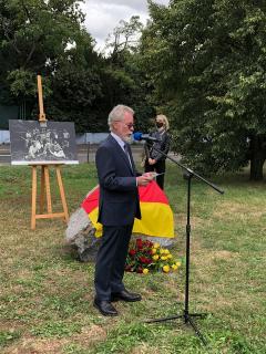 Velvyslanec Ivan Jestřáb