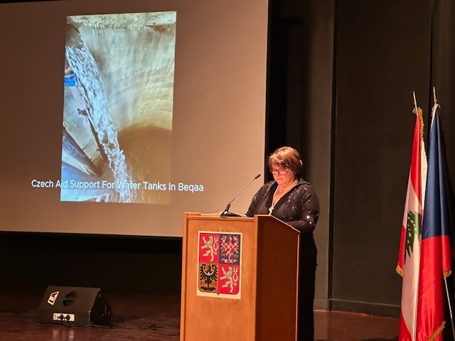 Velvyslankyně E. Lauferová