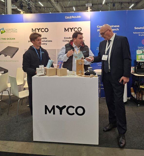 Visit by the Ambassador to the EMPACK fair, MYCO stand