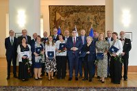 Ministr Lipavský předal v Černínském paláci Medaile Za zásluhy o diplomacii / Minister Lipavský Awarded the Medal for Distinguished Contribution to Diplomacy at the Czernin Palace