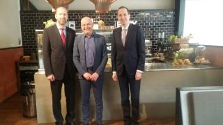 From the left: Deputy Head of Mission Miroslav Čančík, founder and CEO of Easyfood A/S Flemming Paasch and Czech Ambassador to Denmark Jiří Brodský