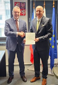 Předání konzulského patentu