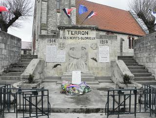 Monument aux morts de Terron-sur-Aisne.