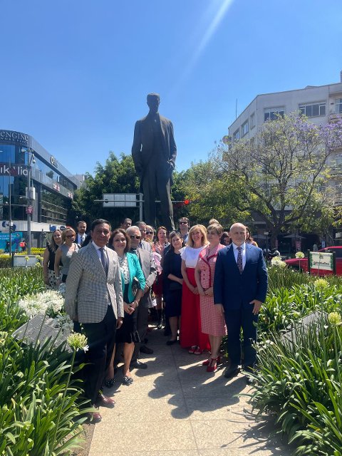 Los compatriotas checos en México conmemoraron el 175. natalicio de T. G. Masaryk