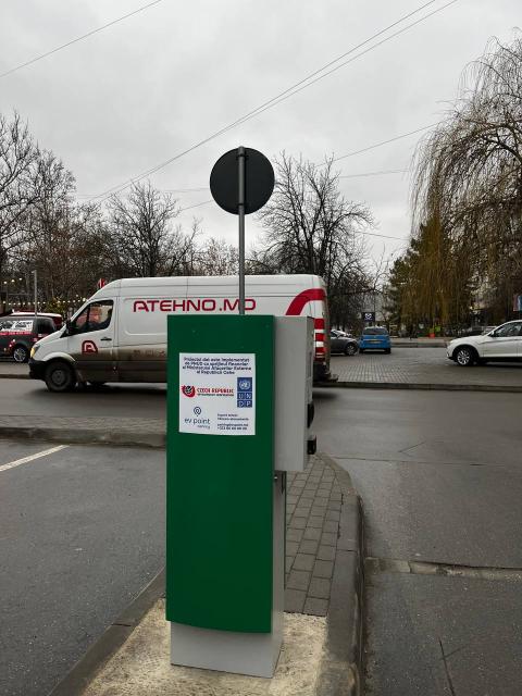 Parkoviště s integrovanou nabíječkou pro elektromobily v Kišiněvě, firma Green Center