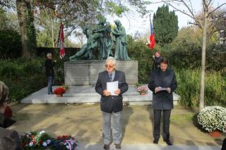 Ceremonie na hřbitově Père Lachaise u Památníku československých vojáků. 