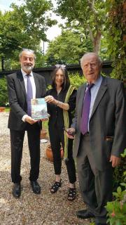 Mme Catherine de Poplavsky, Directrice scientifique, avec S.Exc. Michal Fleischmann et M. Yves-Marie Bercé, Président de l´Association des Historiens