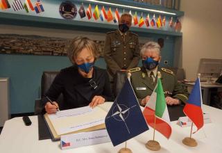 L´Ambasciatore della Repubblica Ceca a Roma Hana Hubáčková e Gen. Zuzana Kročová al Centro di Eccellenza per Modelling & Simulation della NATO