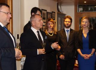 Ambassador L. Sečka speaks to the students in Oxford