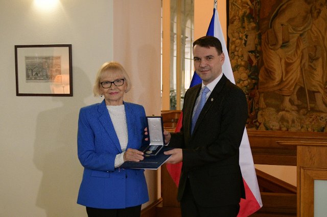 Minister Macinka Awards Medal for Distinguished Contribution to Diplomacy to Eva Filipi