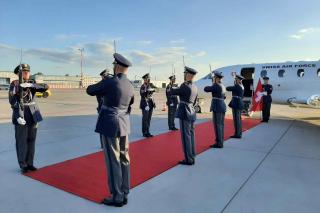 Begrüssung von Bundespesident Cassis am Prager Flughafen