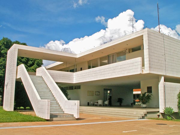 Brasilia - budova velvyslanectví ze 60. let