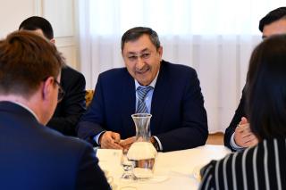 Konzultace náměstka ministra A. Chmelaře a náměstka ministra M. Povejšila s náměstkem ministra zahraničí Ázerbájdžánu K. Khalafovem