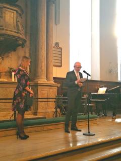 Slovakiets stedfortrædende ambassadør Viera Motešická og Tjekkiets ambassadør Radek Pech