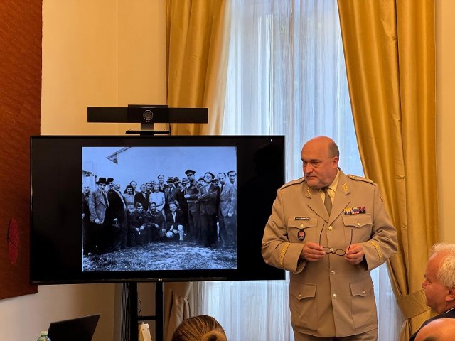 Il direttore dell'Istituto Storico Militare di Praga, il generale di brigata Aleš Knížek