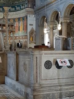 il canto del solista accompagnato dall'organo  