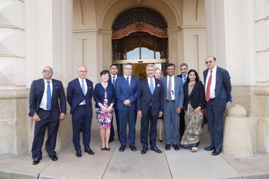 Delegation of Minister S. Jaishankar in front of the Czech Foreign Ministry