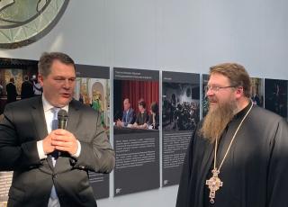 Velvyslanec Vítězslav Pivoňka a archimandrita Serafim Šemjatovský