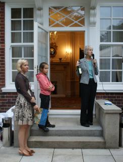 Casting of the lots by Czech Ambassador´s wife Mrs. Sabrina Sečková and her daughter Stella