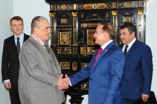 Ministr Karel Schwarzenberg a předseda Národního shromáždění Arménie Hovik Abrahamyan